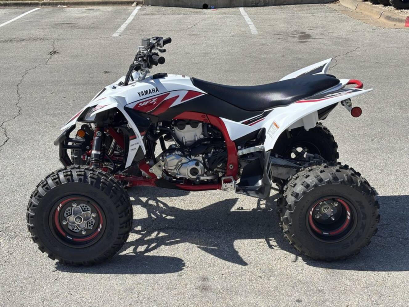 A photo of this 2026 Yamaha YFZ 450R SE