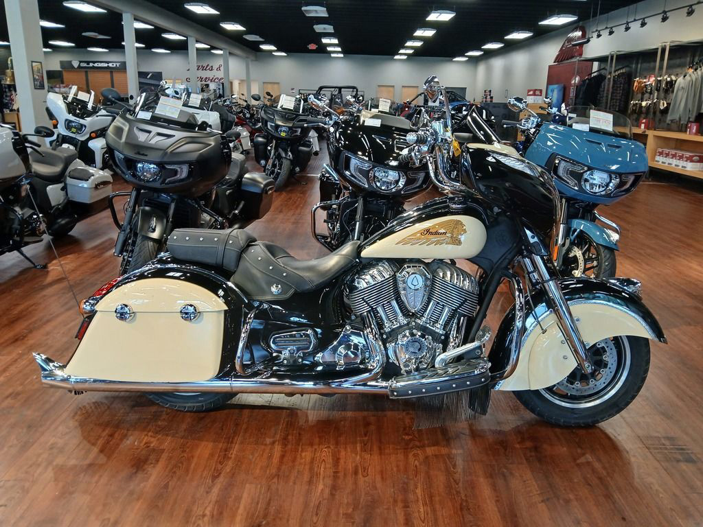 2019 Indian Chieftain Classic Deep Water Metallic Dirt Track Tan CLASSIC in Ocala, FL