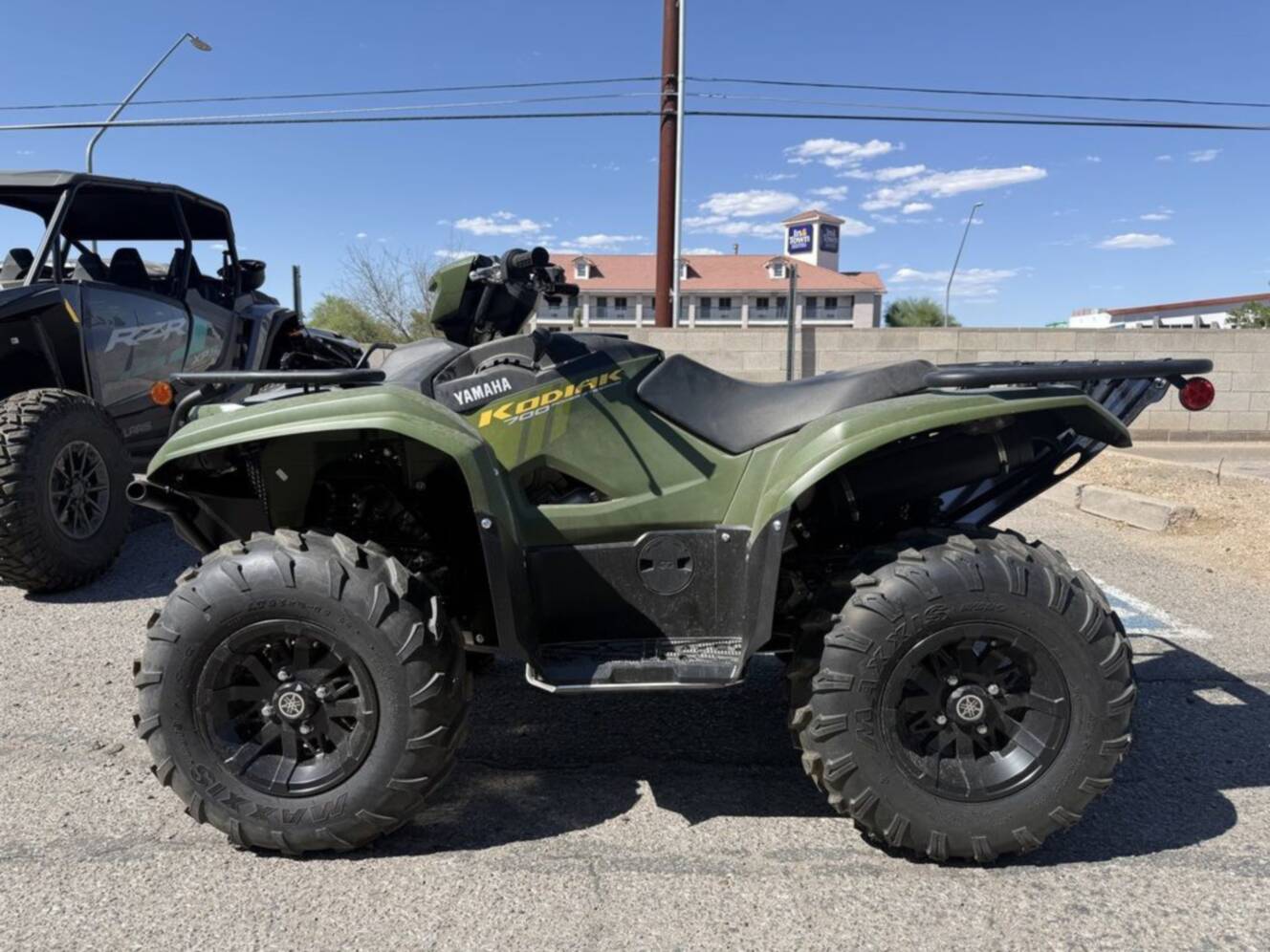 A photo of this 2025 Yamaha Kodiak 700 EPS