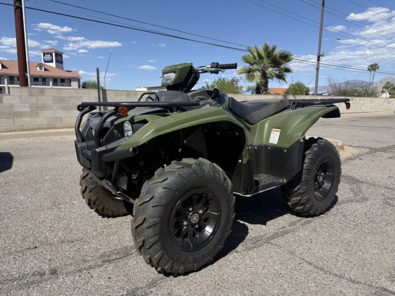 A photo of this 2025 Yamaha Kodiak 700 EPS