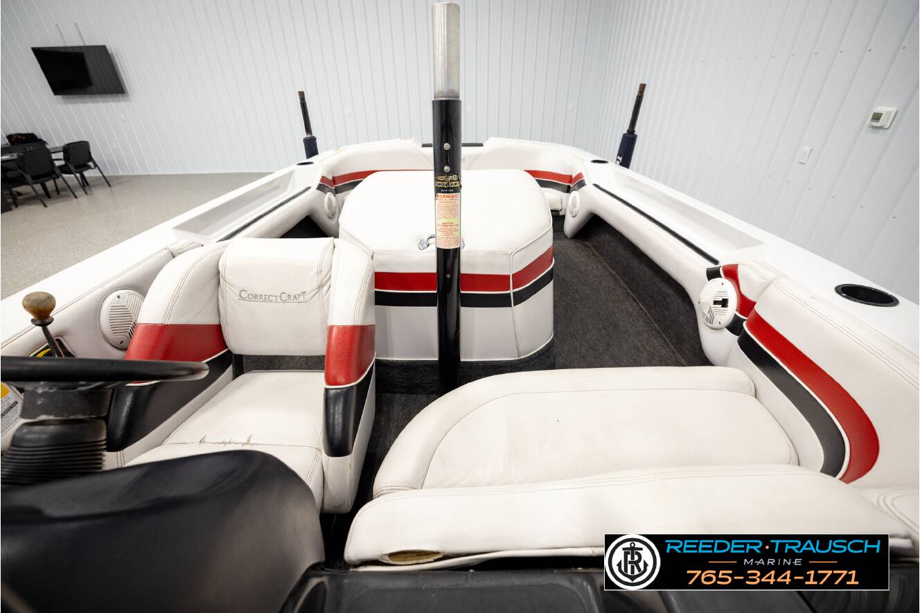 A photo of this 1995 Ski Nautique Correct Craft