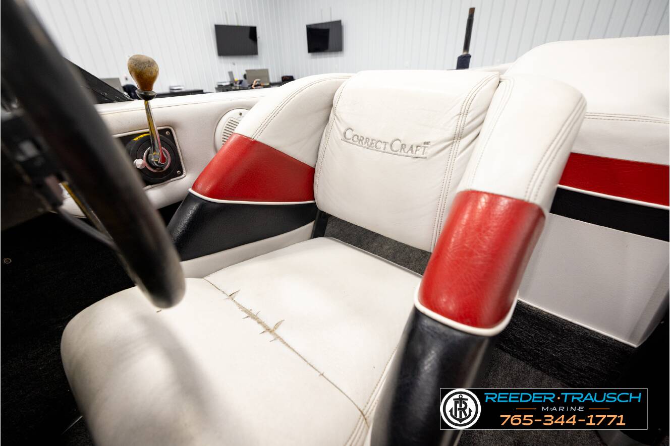 A photo of this 1995 Ski Nautique Correct Craft