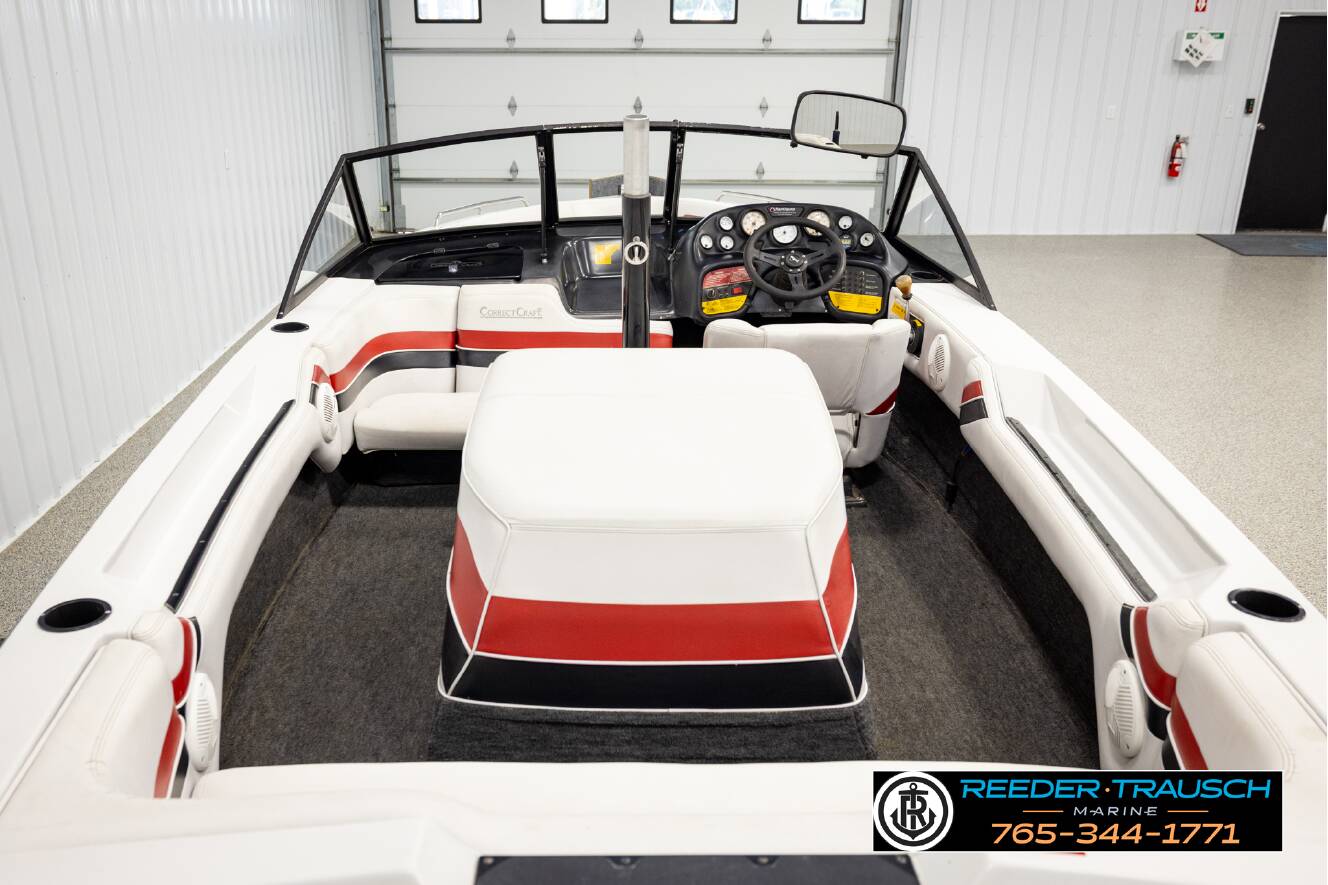 A photo of this 1995 Ski Nautique Correct Craft