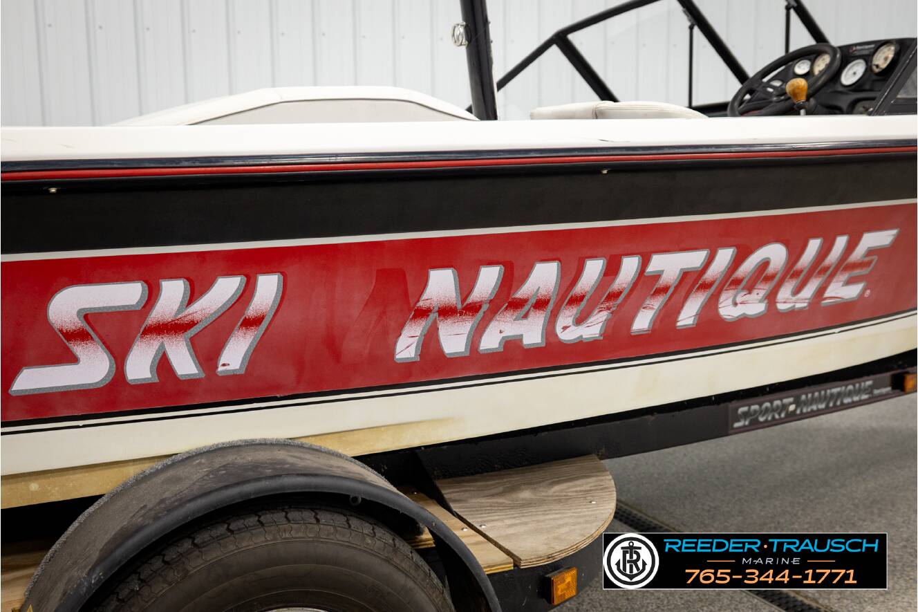 A photo of this 1995 Ski Nautique Correct Craft