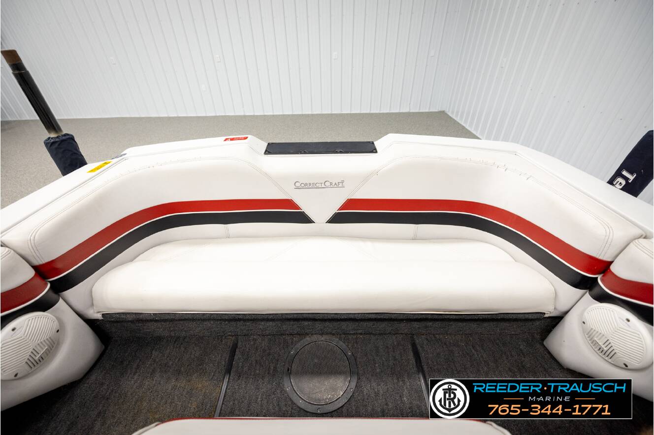 A photo of this 1995 Ski Nautique Correct Craft