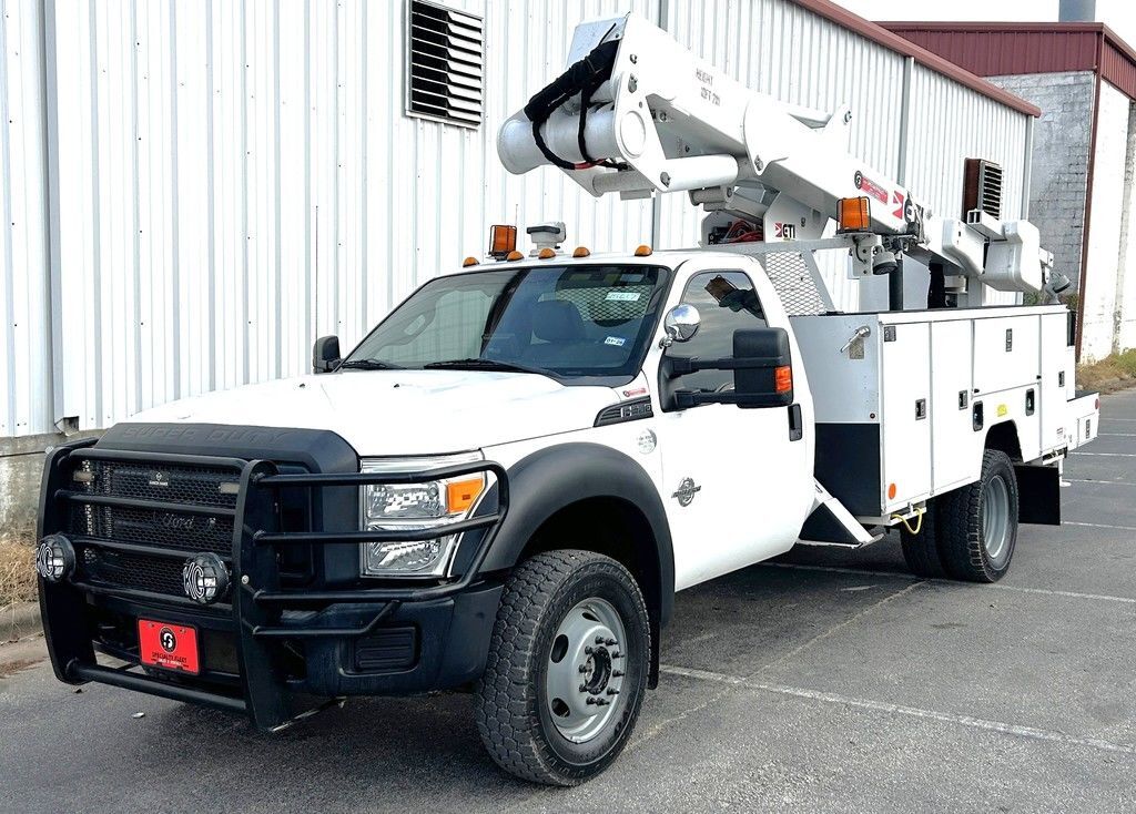 2016 ETI ETCMH37IH / Ford F550 4x4 - Bucket Truck in Lindale, TX