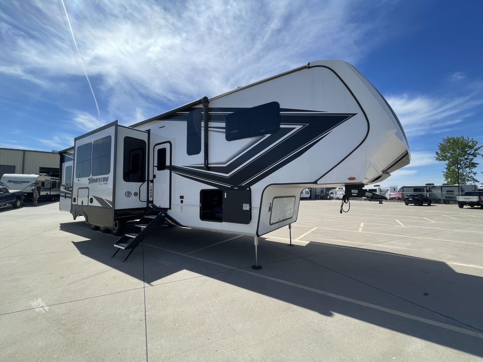 2024 Grand Design MOMENTUM 381MS in blue grass IA