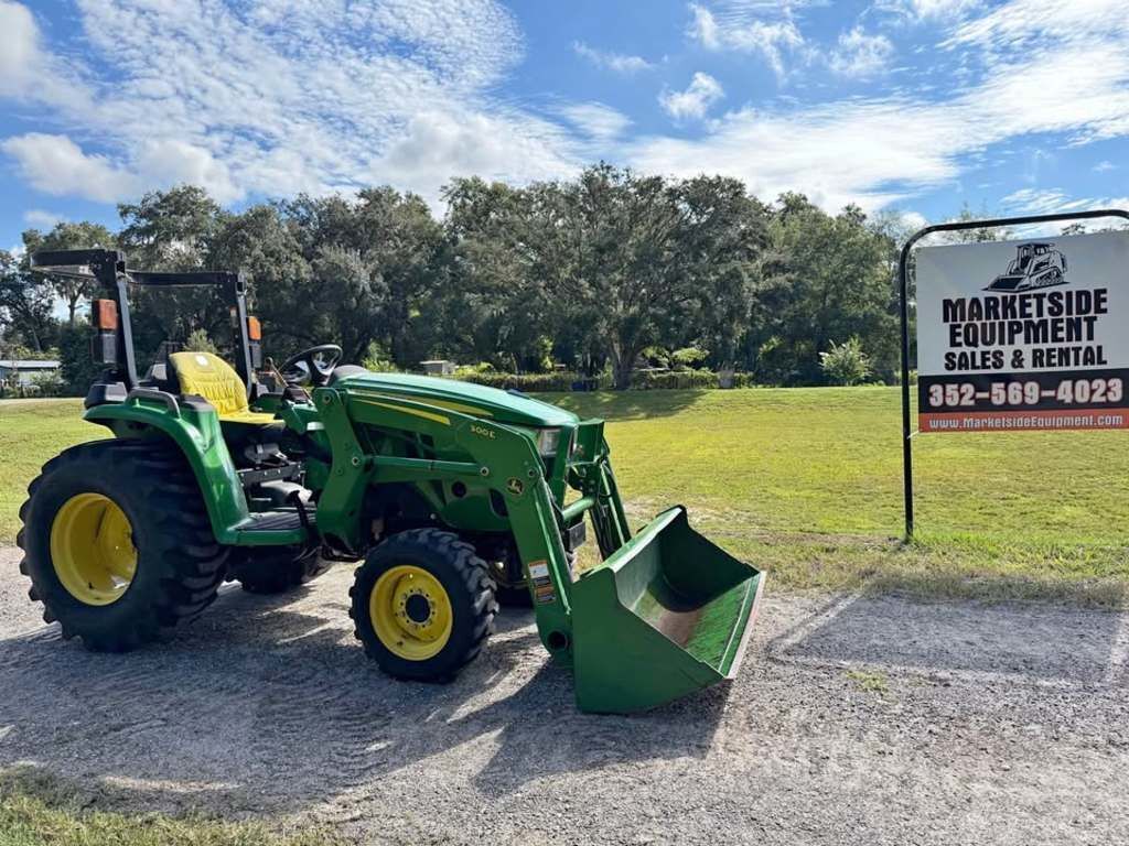 John Deere 3032E Tractor Loader in Bushnell, FL