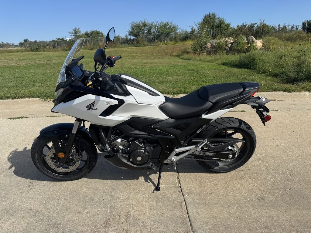 2026 Honda® NC750X DCT - Matte Pearl White DCT in Cedar Falls, IA