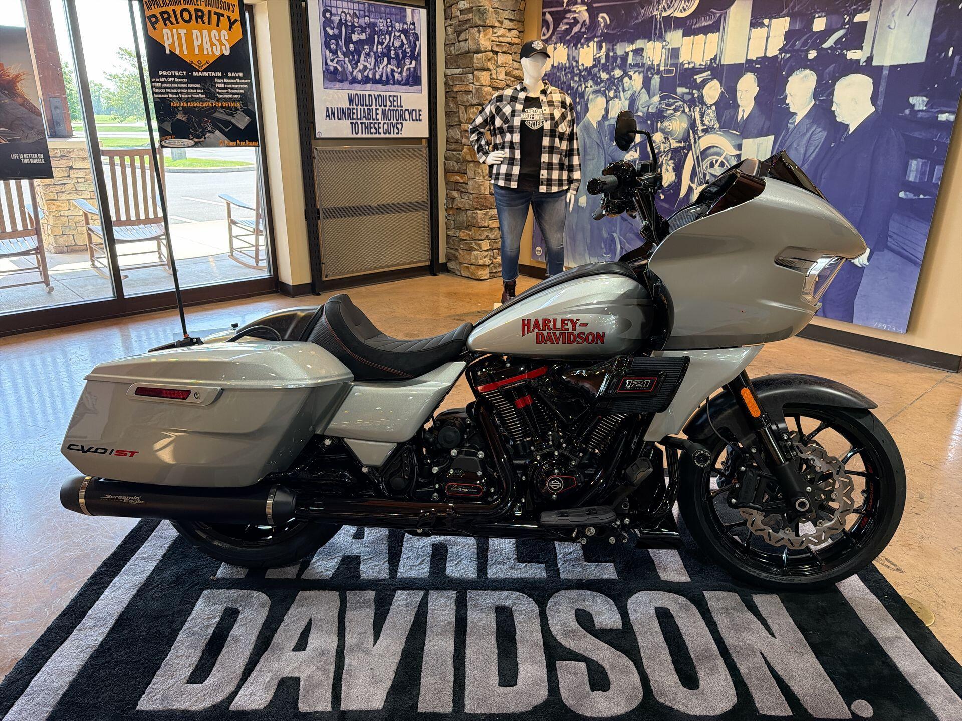 2025 Harley-Davidson CVO Road Glide ST CVO ST in Mechanicsburg, PA