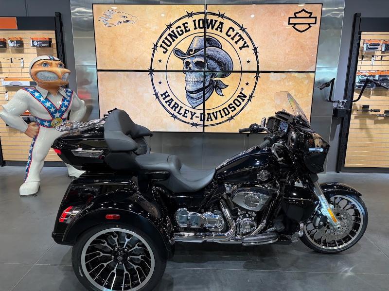 2026 Harley-Davidson STREET GLIDE 3 LIMITED LIMITED in Coralville, IA