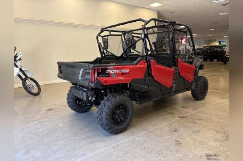 2025 Honda Pioneer 1000-6 Deluxe Crew in pelham AL