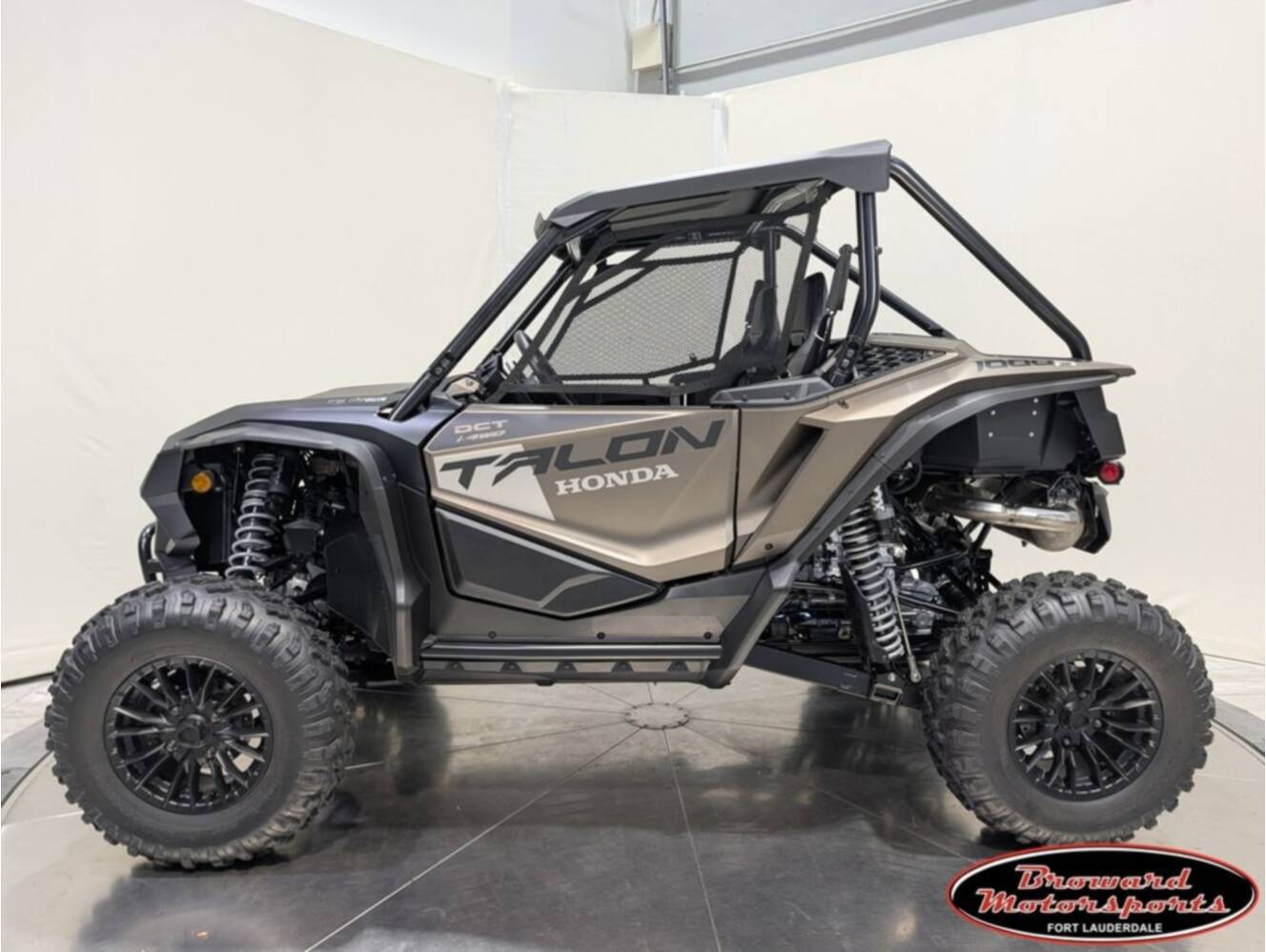 A photo of this 2026 Honda® Talon 1000R FOX Live Valve