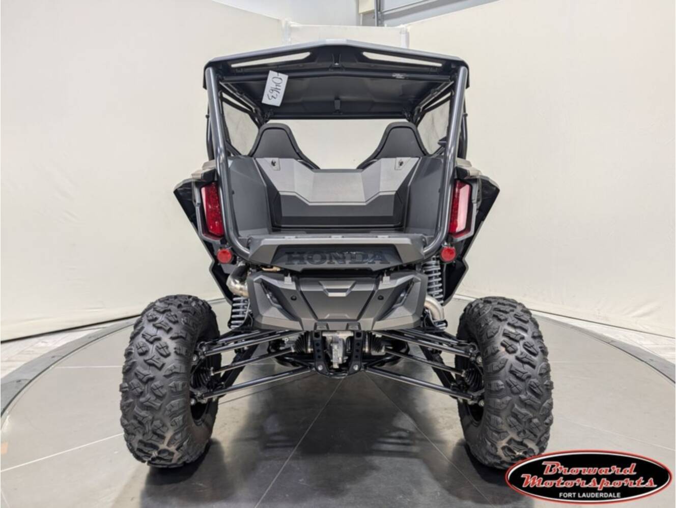 A photo of this 2026 Honda® Talon 1000R FOX Live Valve