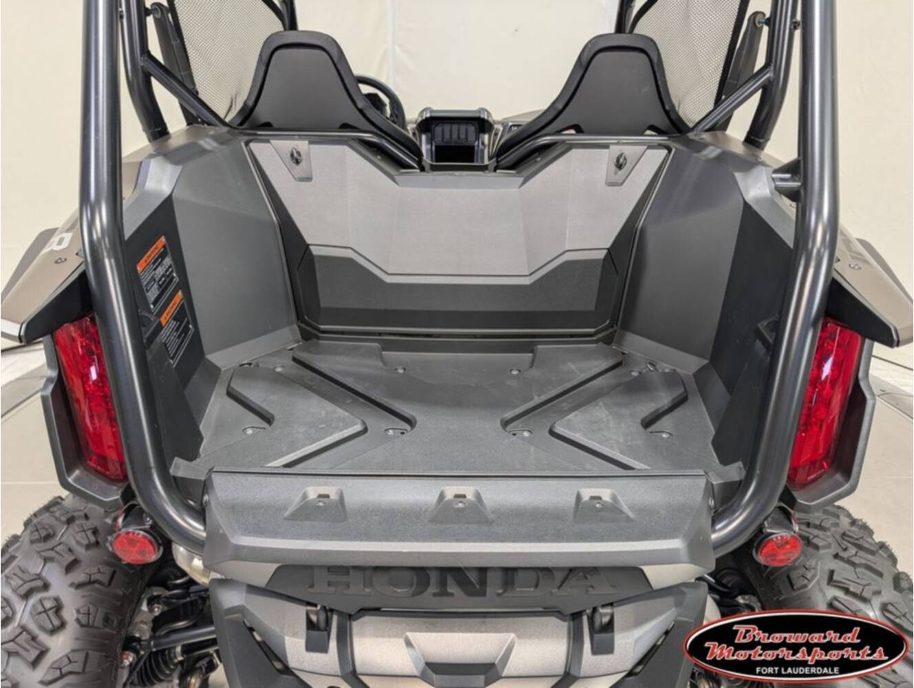 A photo of this 2026 Honda® Talon 1000R FOX Live Valve