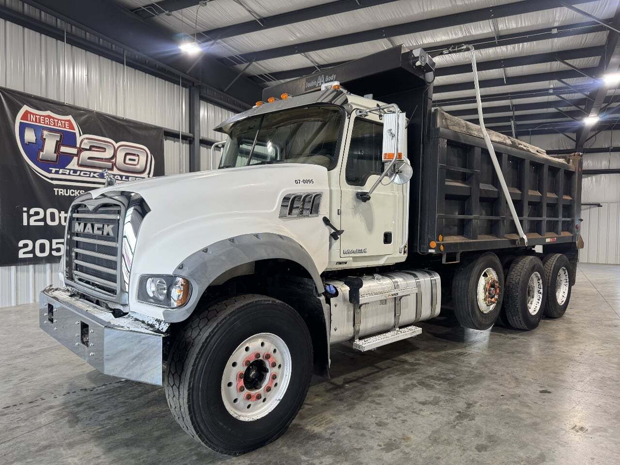 2017 MACK GU713 in Pell City, AL