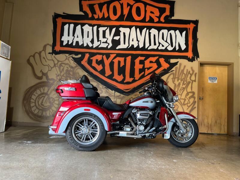 2019 Harley-Davidson TRI GLIDE ULTRA ULTRA CLASSIC in Gainesville, FL