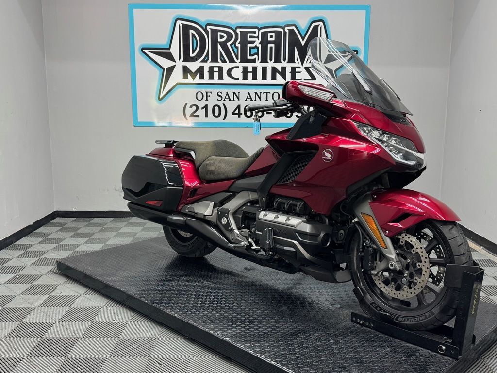 2018 Honda® Gold Wing Candy Ardent Red in San Antonio, TX