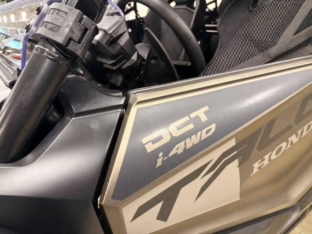 A photo of this 2026 Honda Talon 1000R-4 FOX Live Valve