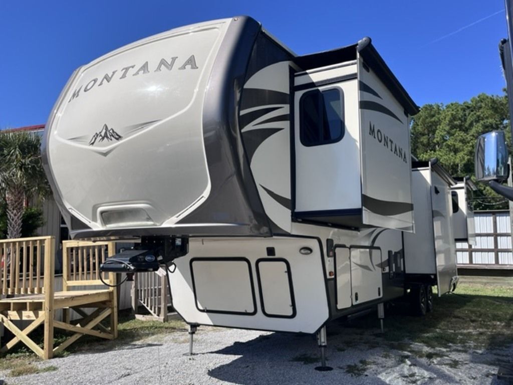 2017 Keystone Rv Montana 3791RD in newport NC