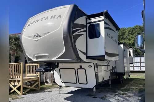 2017 Keystone Rv Montana 3791RD in newport NC