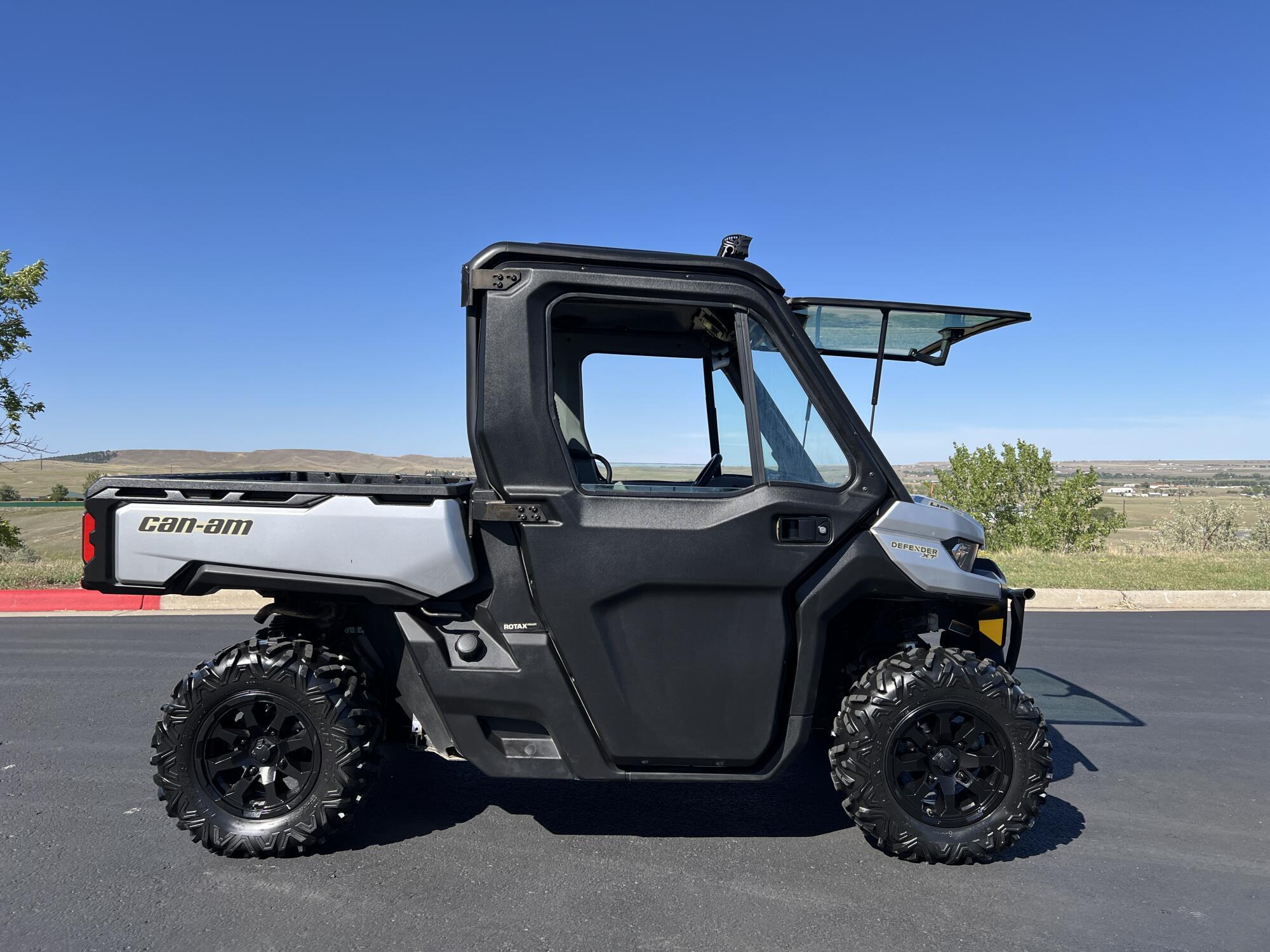 2019 Can-Am Defender XT CAB HD10 UTV/Utility ATV