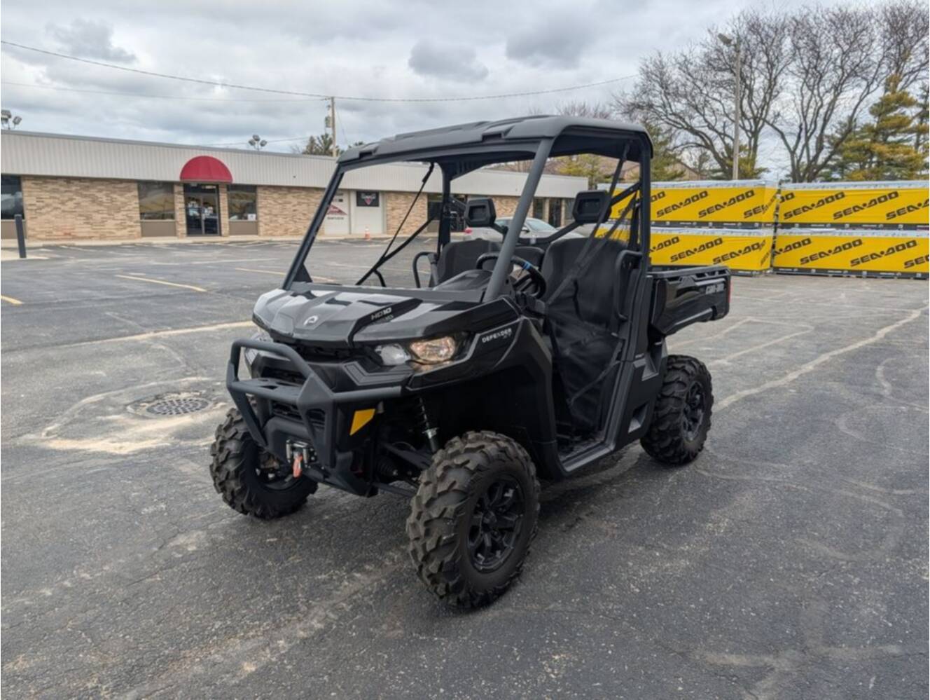 A photo of this 2025 Can-Am Defender XT HD10