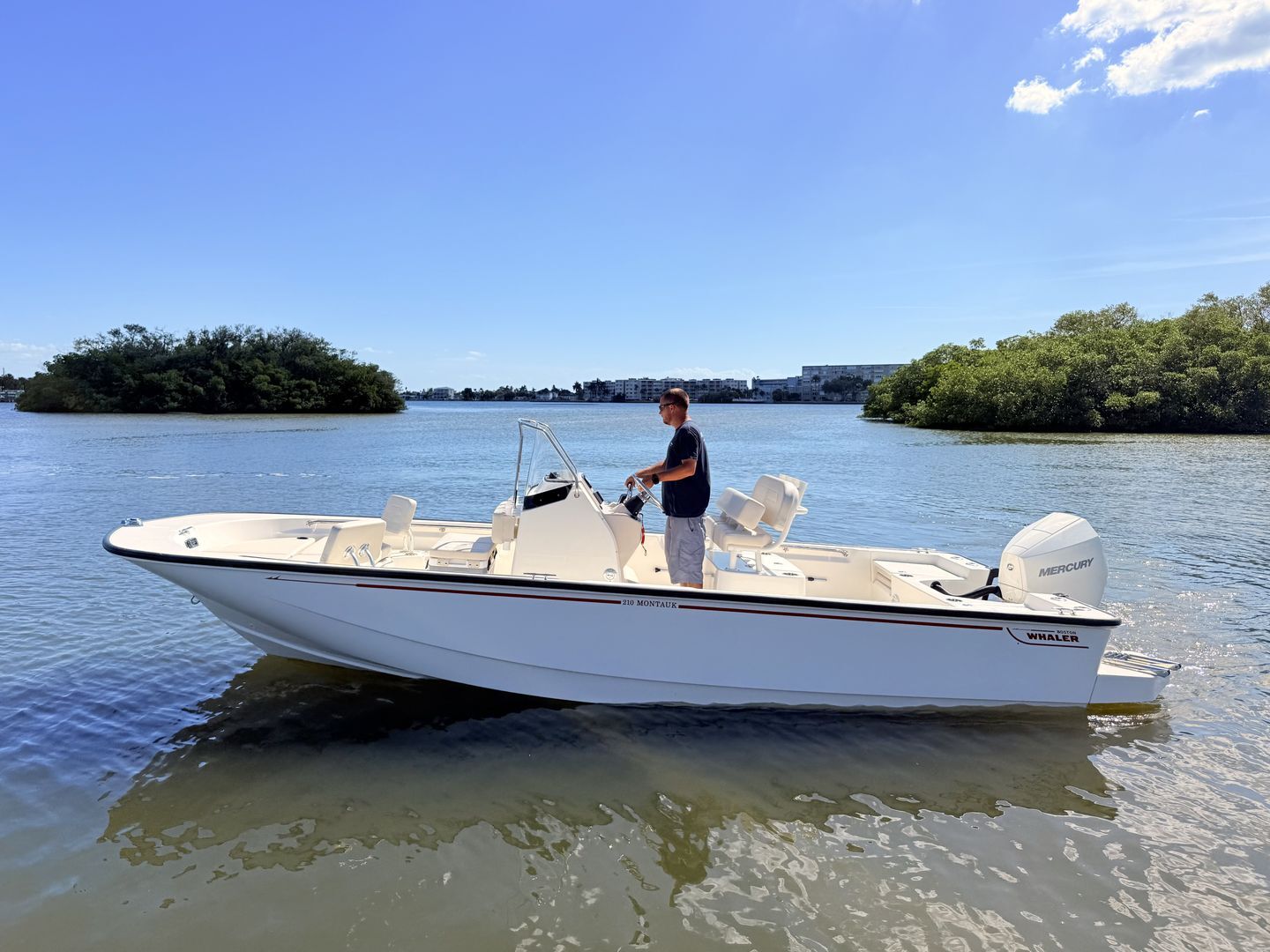 2027 Boston Whaler 210 Montauk in st petersburg FL