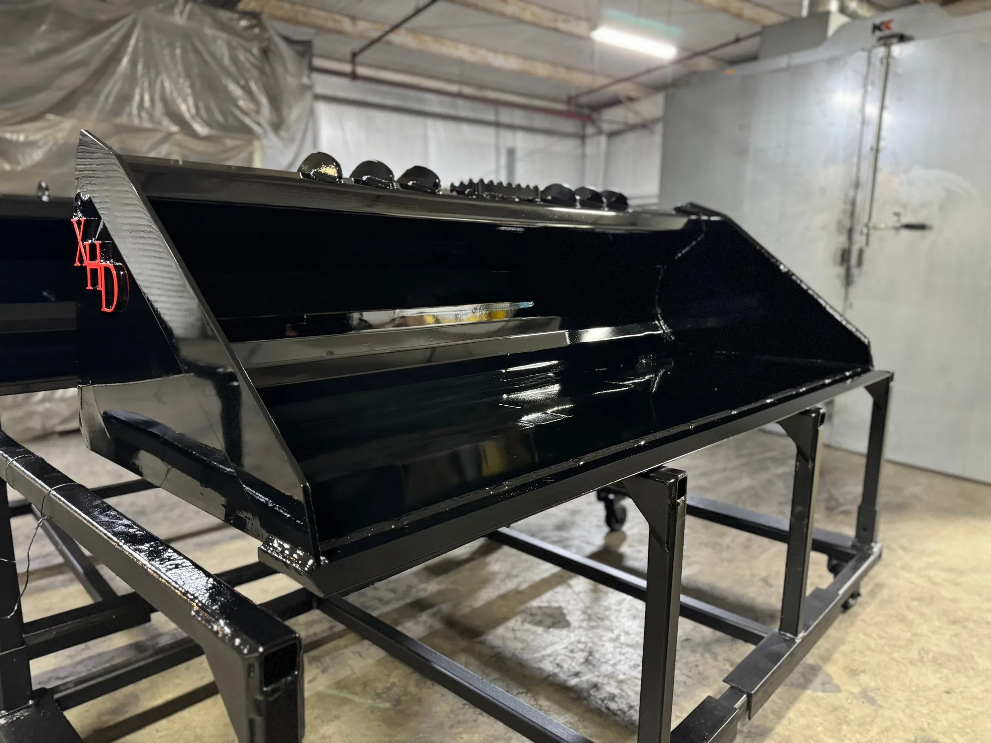 XHD 73" Heavy Duty Smooth Bucket in Atlanta, GA