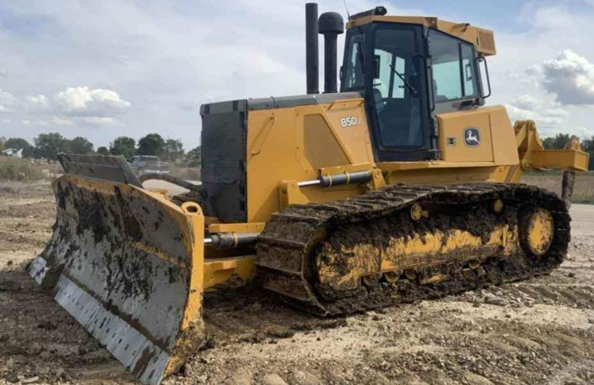 2010 John Deere 850J in Wayne, MI