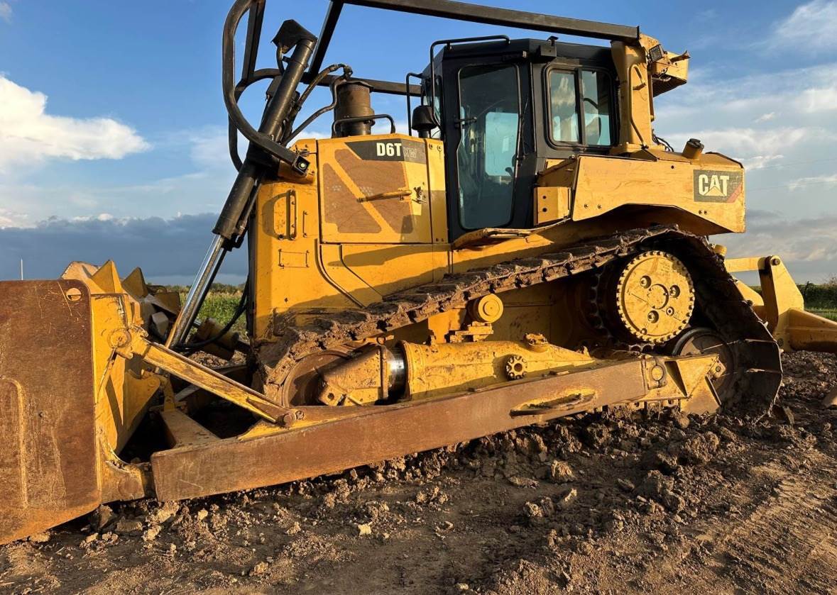 2012 Caterpillar D6T XW in Van Buren Charter Township, MI