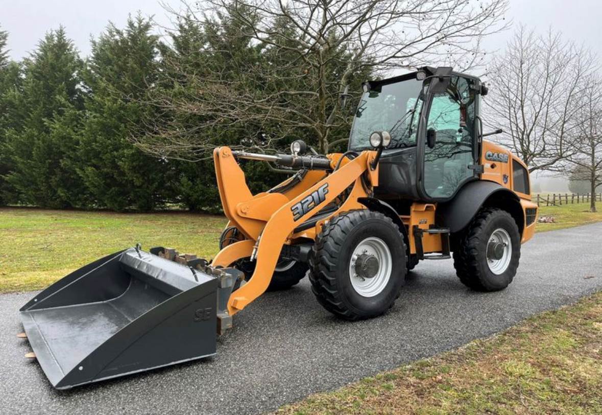 2015 Case 321F in Van Buren Charter Township, MI