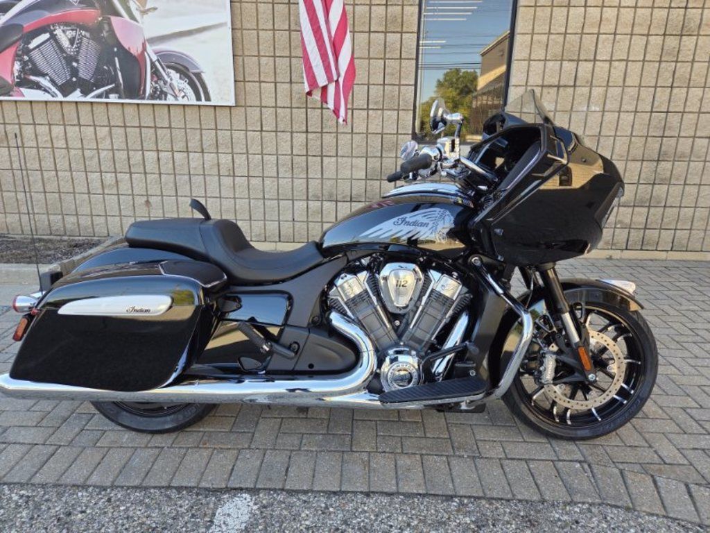 2026 Indian Motorcycle® Challenger® Limited 112 w/PowerBand Audio Black Metall LIMITED in Clinton Twp, MI
