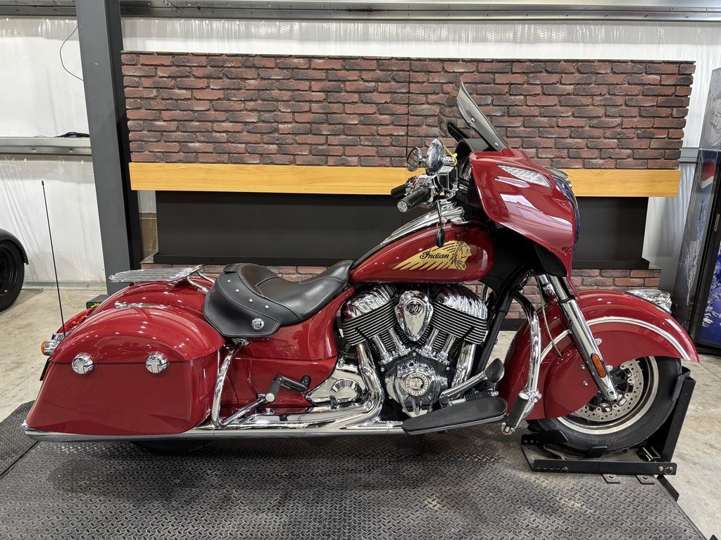 2014 Indian Motorcycle® Chieftain Indian Motorcycle® Red BASE in Wichita, KS