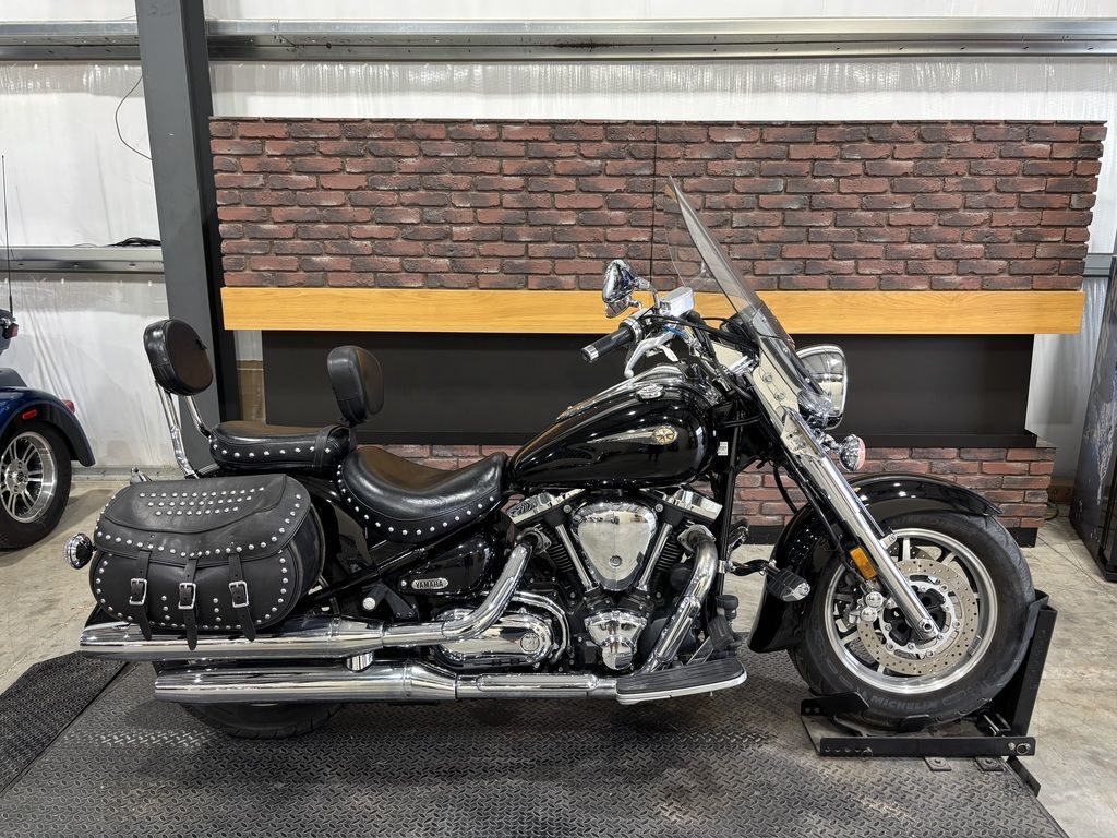 2004 Yamaha Road Star Silverado Midnight SILVERADO in Wichita, KS