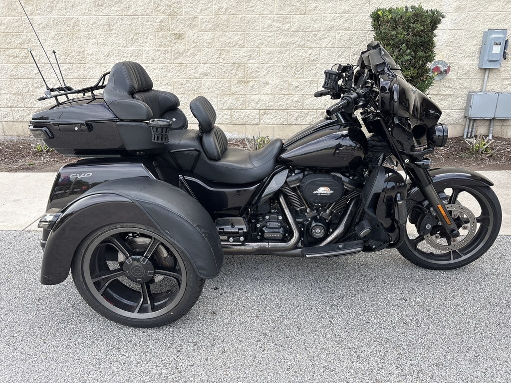2021 Harley-Davidson® FLHTCUTGSE - CVO Tri Glide® in Baymeadows Jacksonville, FL