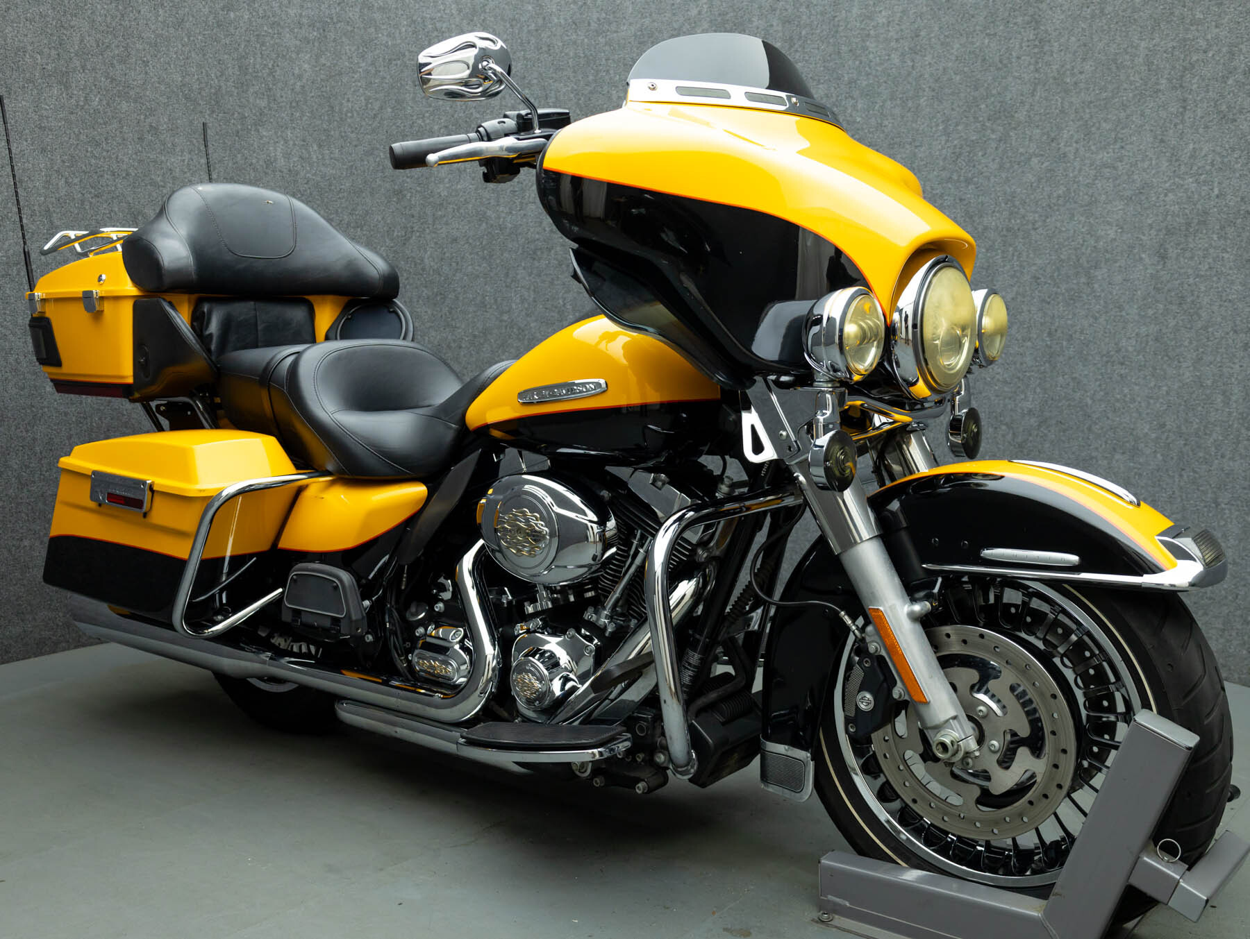 2013 Harley Davidson FLHTK ELECTRA GLIDE ULTRA LIMITED W/ABS FLHTK in Pembroke, NH
