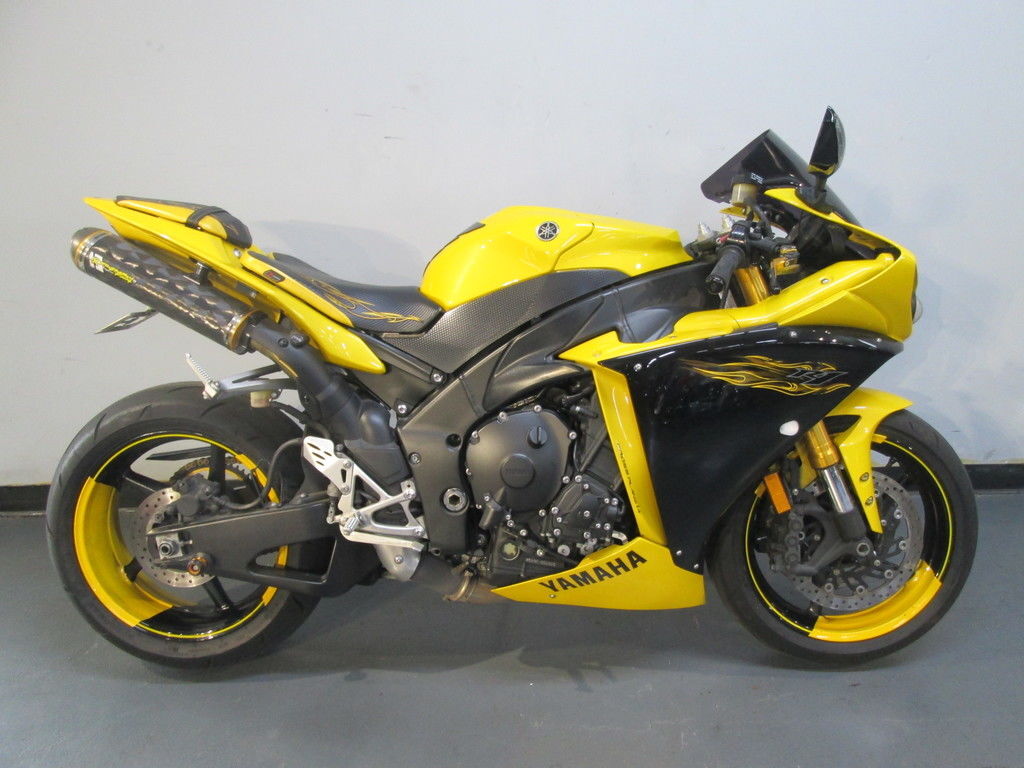 2009 Yamaha YZF-R1 Cadmium Yellow R1 in Lewis Center, OH