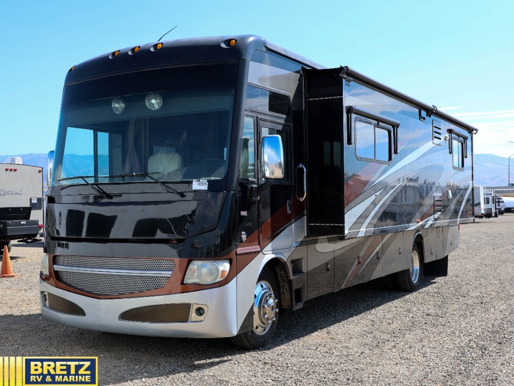 2014 Winnebago Adventurer 35P RV