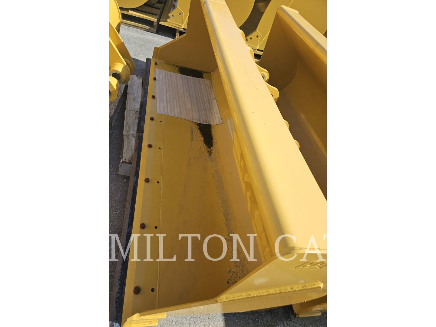 2019 CAT BHL.95IN.GP.BUCKET.1.5CYD.PINON in Milford, MA