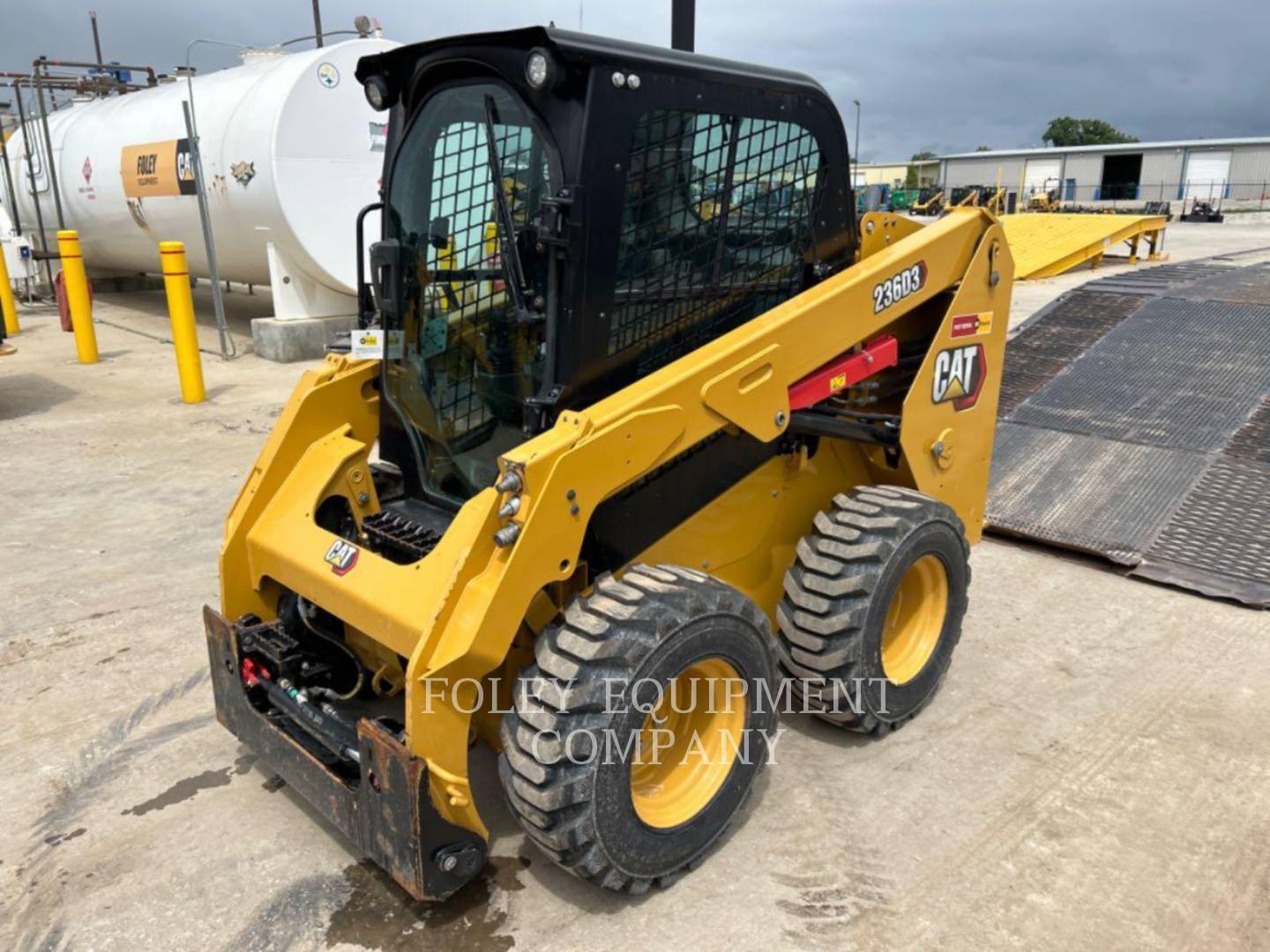 2021 CAT 236D3STD1C in Kansas City, MO