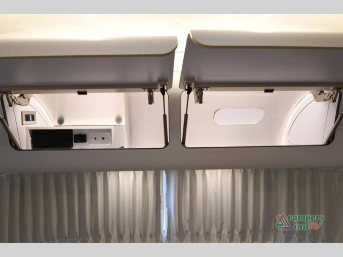 A photo of this 2027 Airstream Globetrotter 27FB