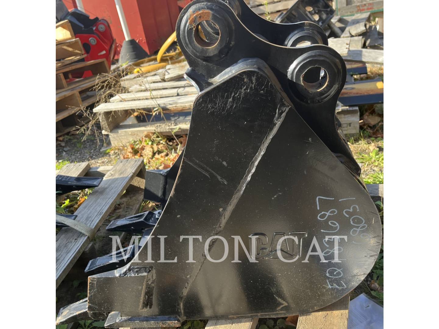 2021 CAT 302.5/302.7 16" DIG BUCKET in Binghamton, NY