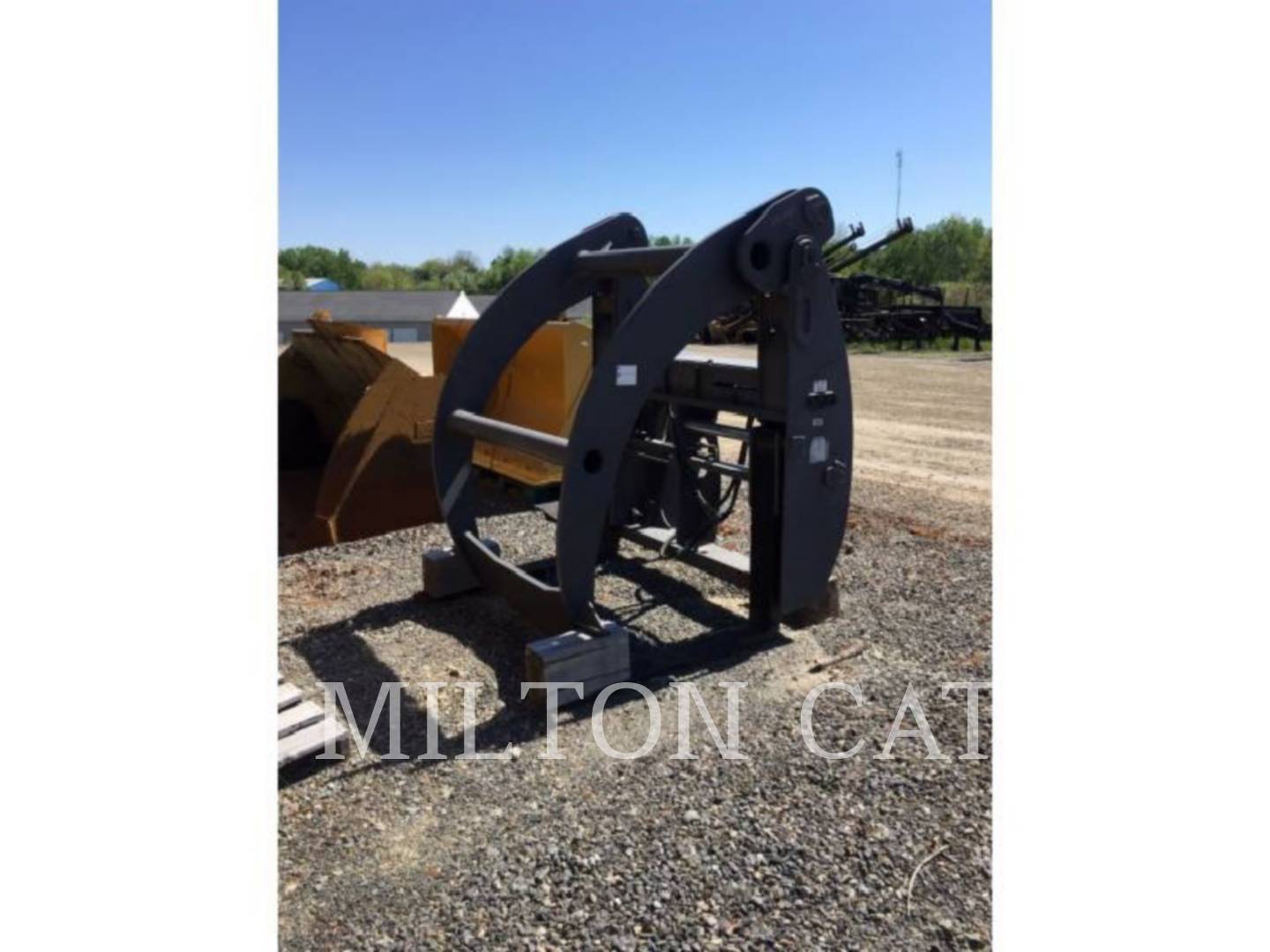 2016 OTHER SWL LOG FORKS, VOLVO LINKAGE- PRICED REDUCED in Brewer, ME