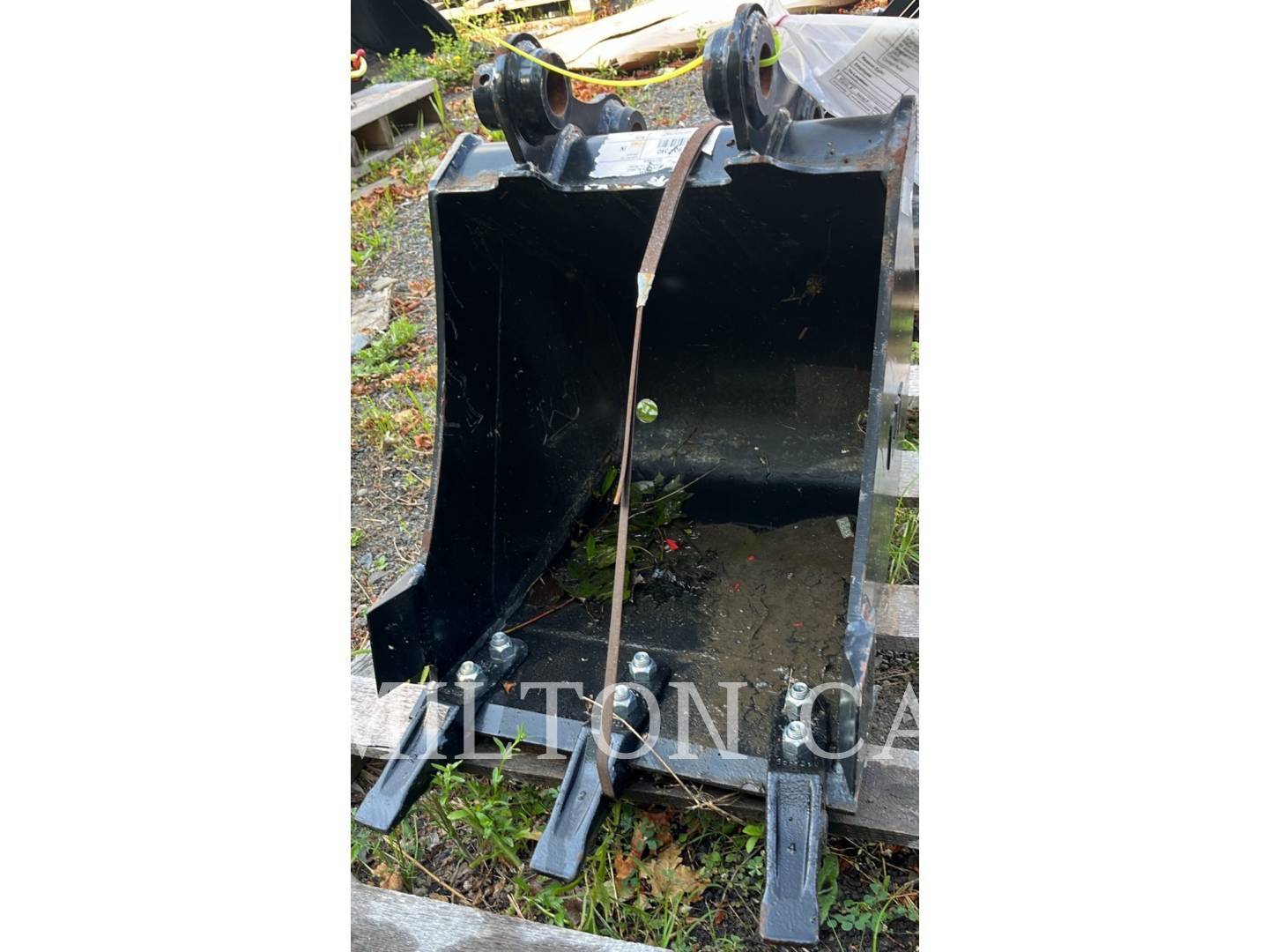 2022 CAT 302.5/302.7 18IN GP BUCKET in Binghamton, NY