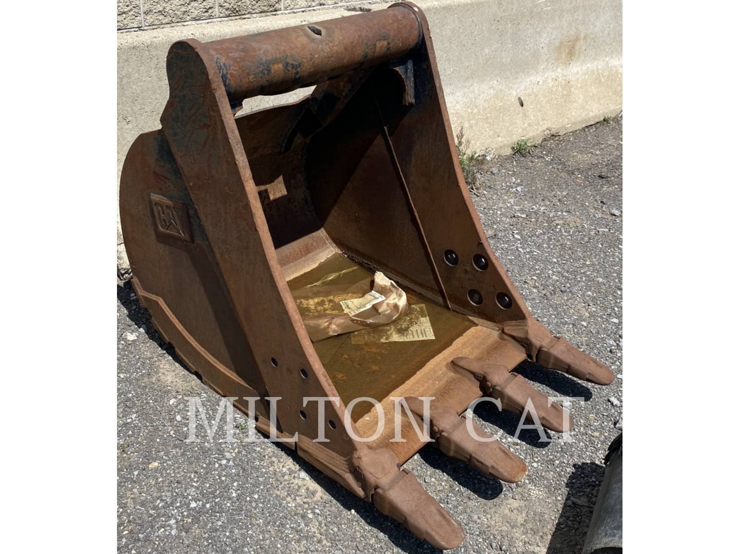 2017 CAT M314F-M322F 36INCH HEAVY DUTY BUCKET in Batavia, NY