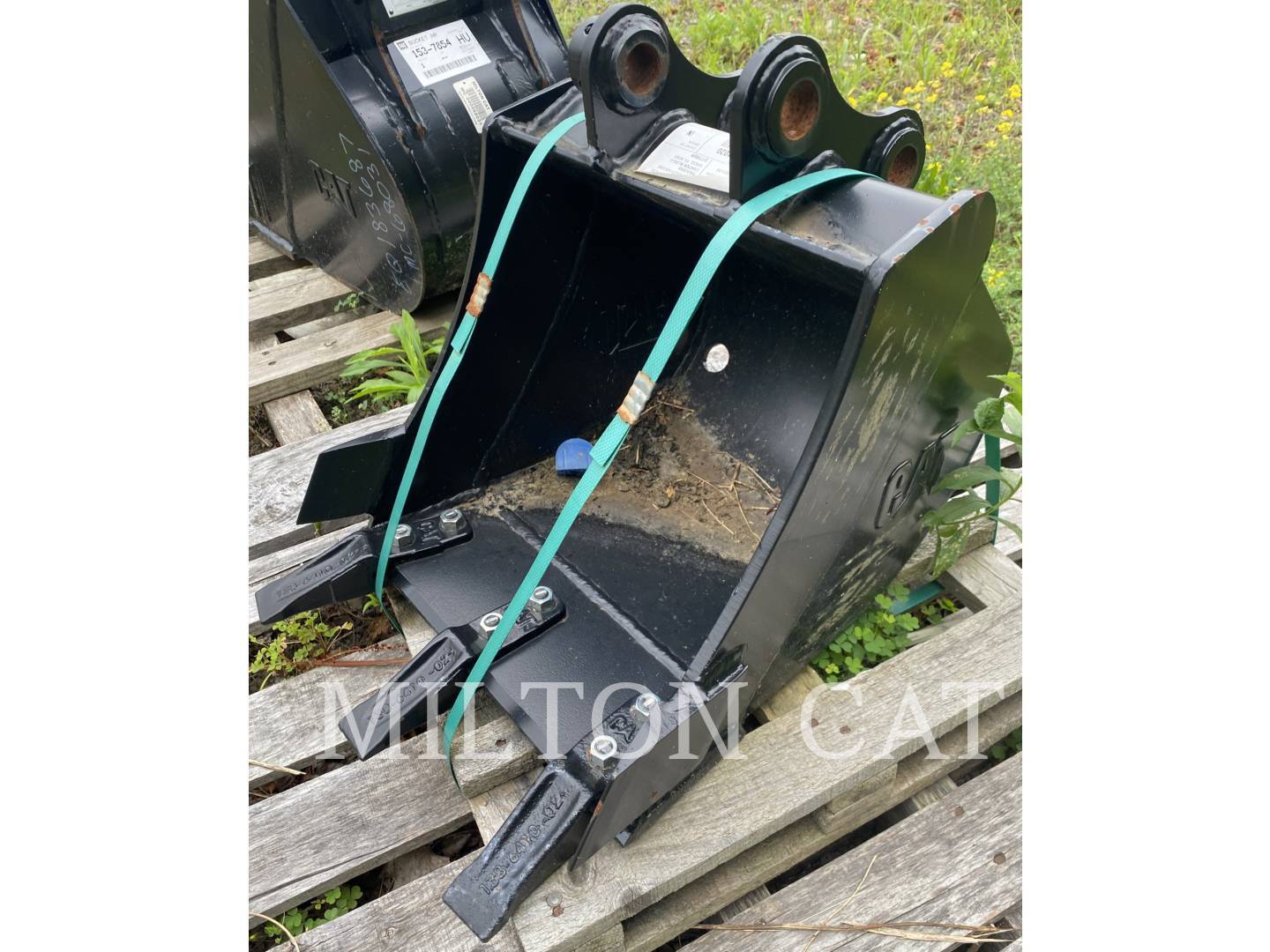 2022 CAT CATERPILLAR 301 16INCH DIG BUCKET in Binghamton, NY