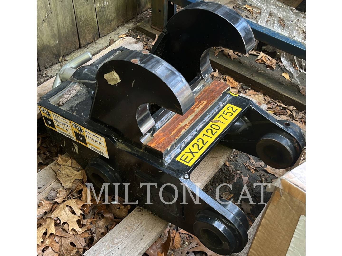 2023 CAT CATERPILLAR 307-309 PIN LOCK COUPLER in North Reading, MA