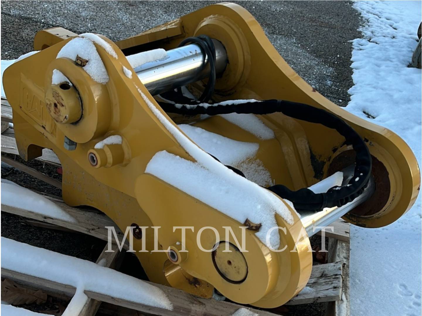2020 CAT 320-325 HYDRAULIC PIN GRAB COUPLER in Scarborough, ME