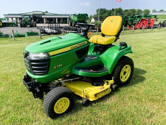 2022 John Deere X734 in Lancaster, OH